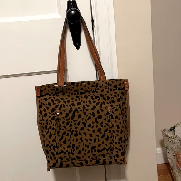 Handbags - NWT 🐆 canvas and faux leather tote purse